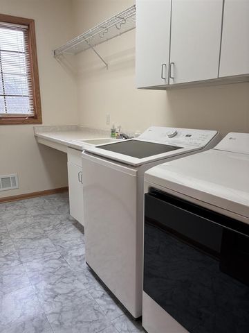 8701 Nelson Crossing, Verona, WI 53593