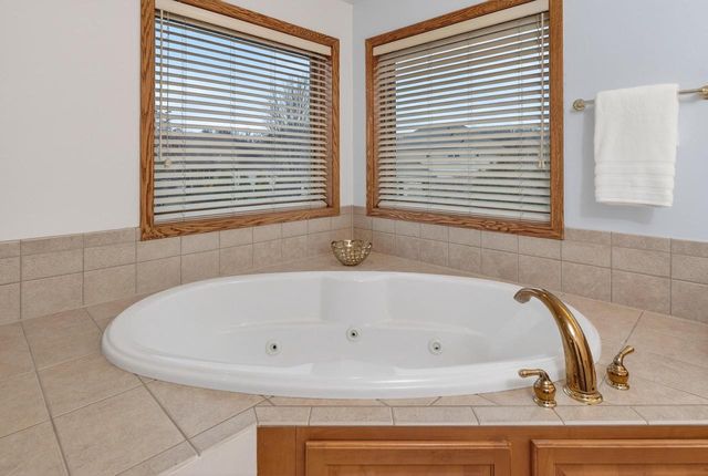 8701 Nelson Crossing, Verona, WI 53593