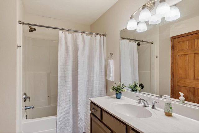 8701 Nelson Crossing, Verona, WI 53593