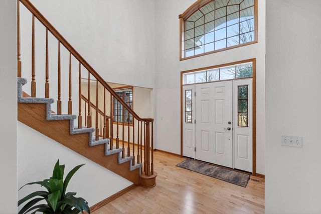 8701 Nelson Crossing, Verona, WI 53593