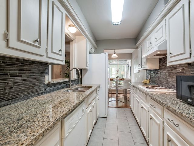 10628 Sandpiper Lane, Dallas, TX 75230