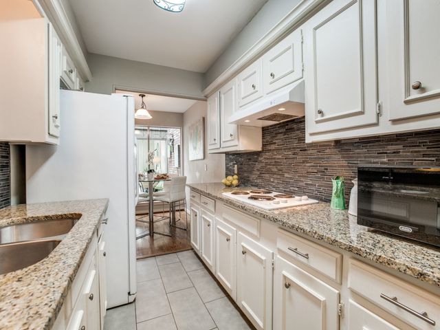 10628 Sandpiper Lane, Dallas, TX 75230