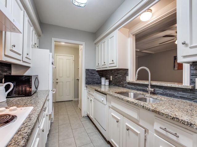 10628 Sandpiper Lane, Dallas, TX 75230