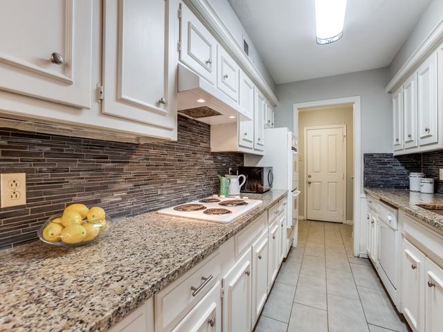 10628 Sandpiper Lane, Dallas, TX 75230