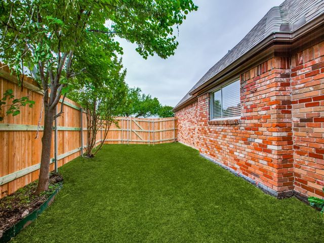10628 Sandpiper Lane, Dallas, TX 75230