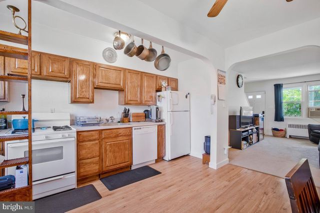3574 BENZINGER, Baltimore, MD 21229