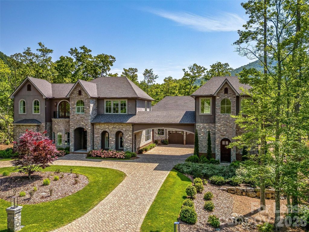 1905 White Tree Trail, Arden, NC 28704