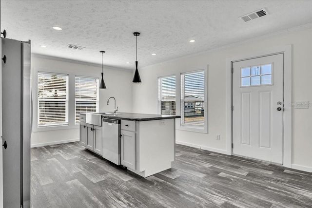 3162 MERCURY LANE, North Fort Myers, FL 33903