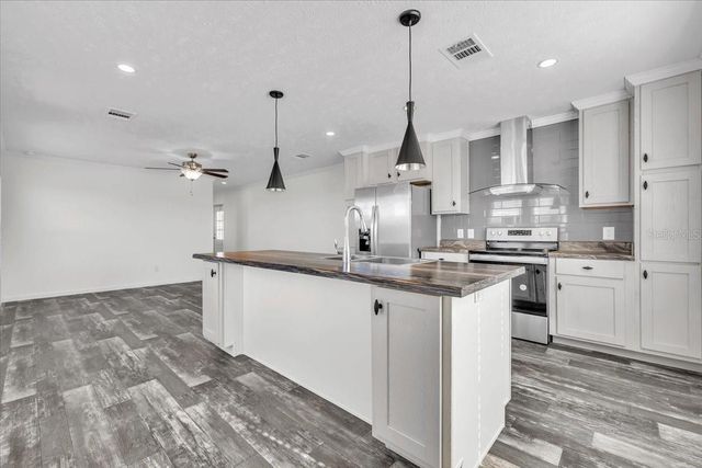 3162 MERCURY LANE, North Fort Myers, FL 33903