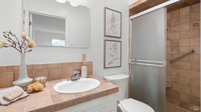 716 Elm Dr, Petaluma, CA 94952