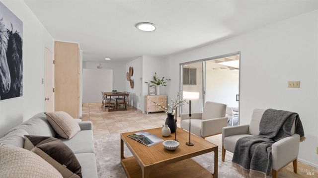 716 Elm Dr, Petaluma, CA 94952