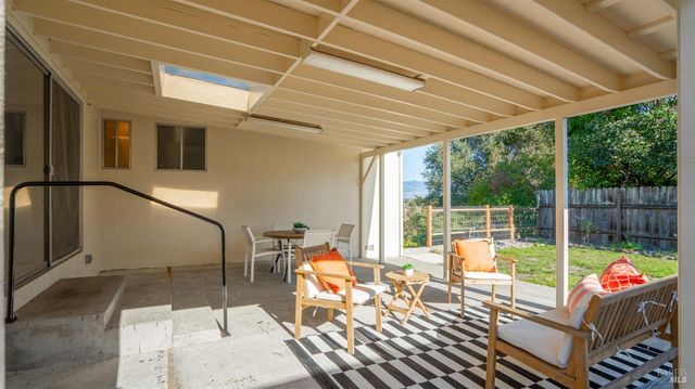 716 Elm Dr, Petaluma, CA 94952