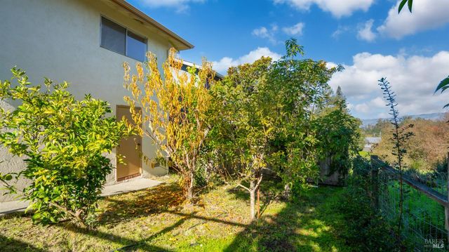 716 Elm Dr, Petaluma, CA 94952