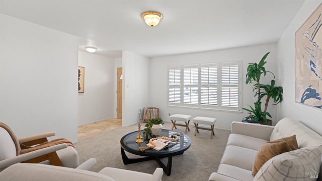 716 Elm Dr, Petaluma, CA 94952