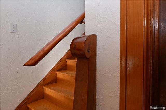 292 W Woodland Street, Ferndale, MI 48220