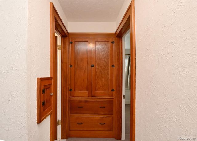 292 W Woodland Street, Ferndale, MI 48220