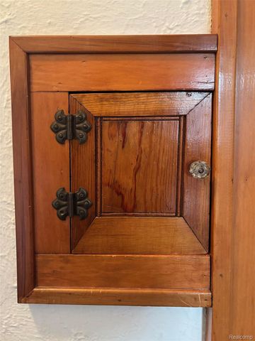 292 W Woodland Street, Ferndale, MI 48220