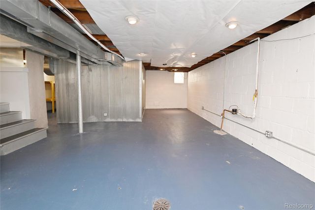 292 W Woodland Street, Ferndale, MI 48220