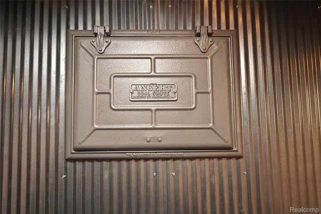 292 W Woodland Street, Ferndale, MI 48220