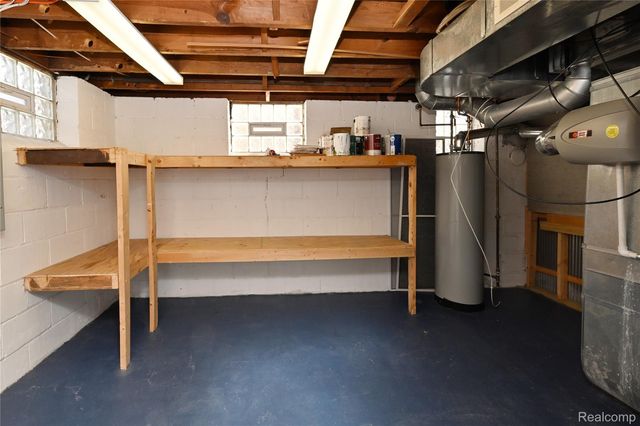 292 W Woodland Street, Ferndale, MI 48220