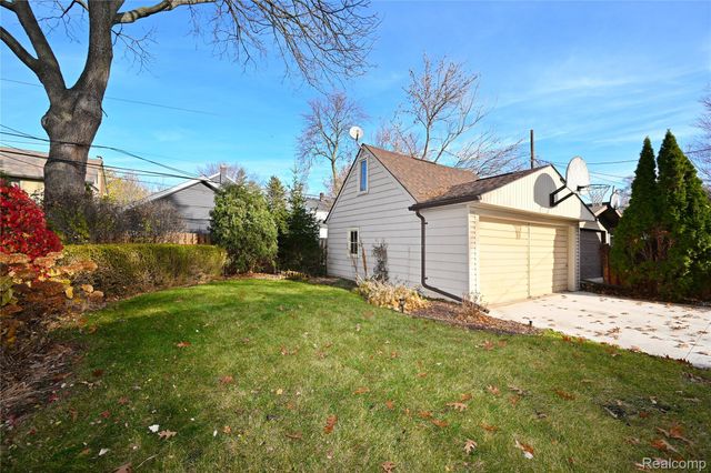 292 W Woodland Street, Ferndale, MI 48220