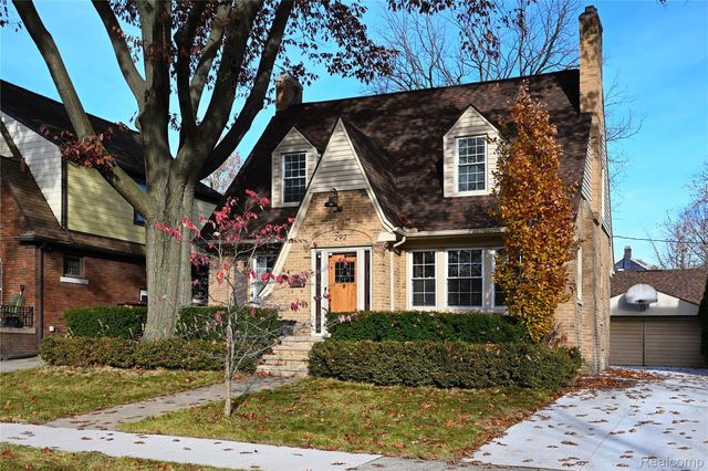 292 W Woodland Street, Ferndale, MI 48220