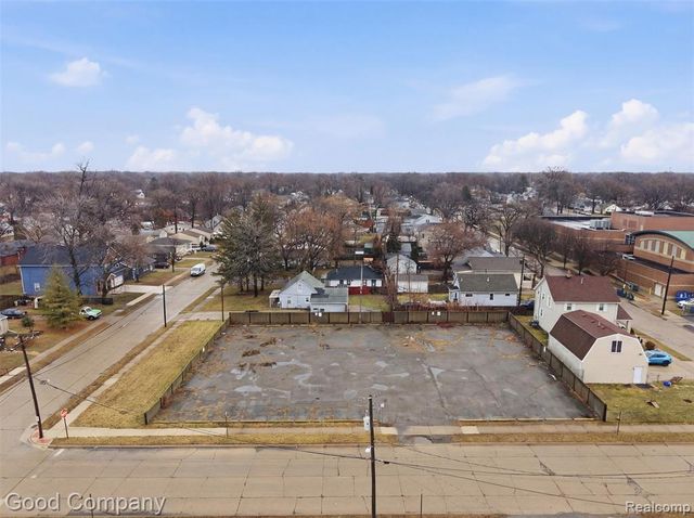 000 Vassar, Hazel Park, MI 48030