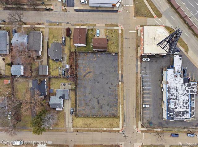 000 Vassar, Hazel Park, MI 48030