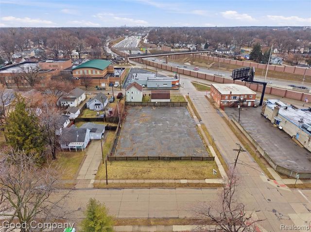 000 Vassar, Hazel Park, MI 48030