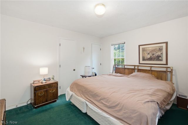 13577 Cedar Road, University Heights, OH 44118