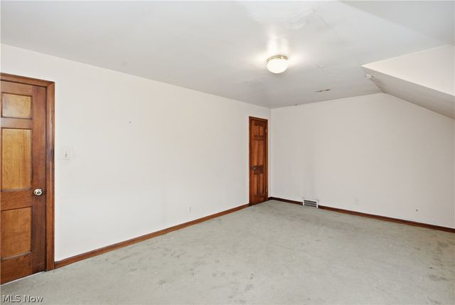 13577 Cedar Road, University Heights, OH 44118