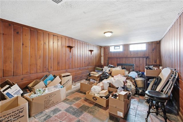 13577 Cedar Road, University Heights, OH 44118