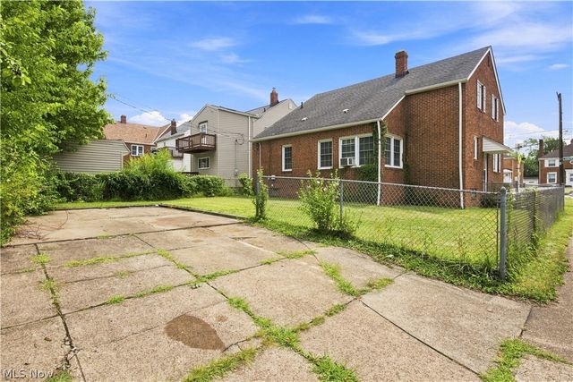 13577 Cedar Road, University Heights, OH 44118