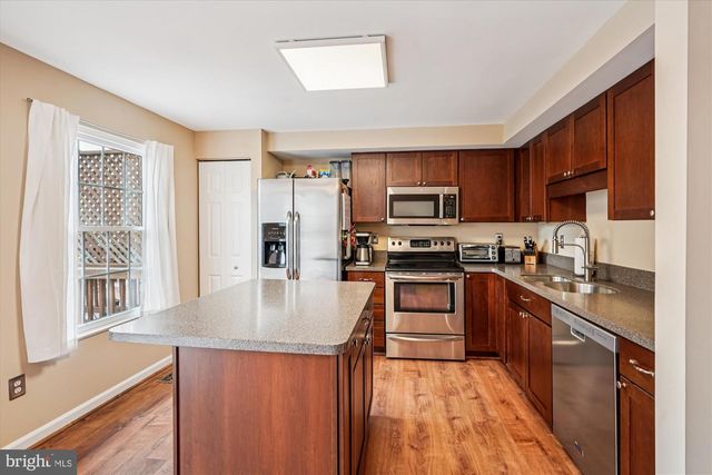 14701 WINTERFIELD CT, Centreville, VA 20120