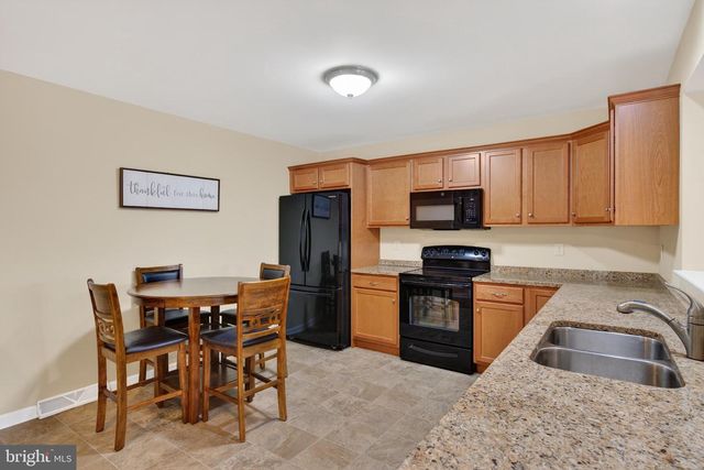 526 WHITECHAPEL RD, Lancaster, PA 17603