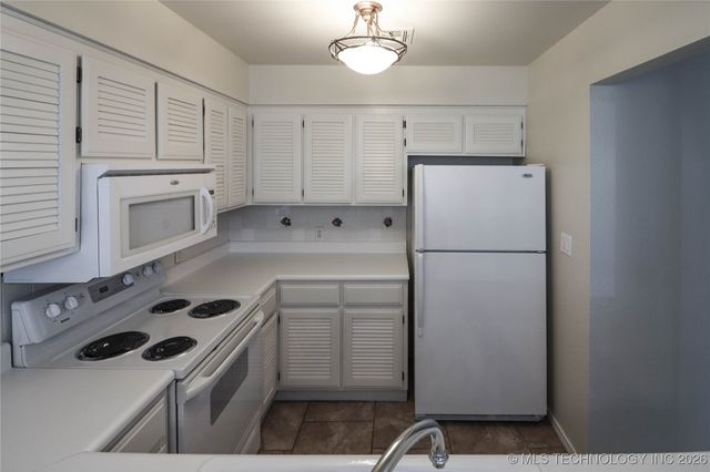 6342 E 89th Place 903, Tulsa, OK 74137