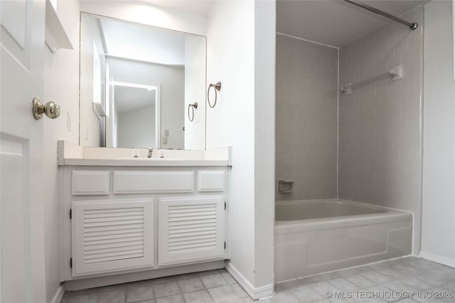 6342 E 89th Place 903, Tulsa, OK 74137