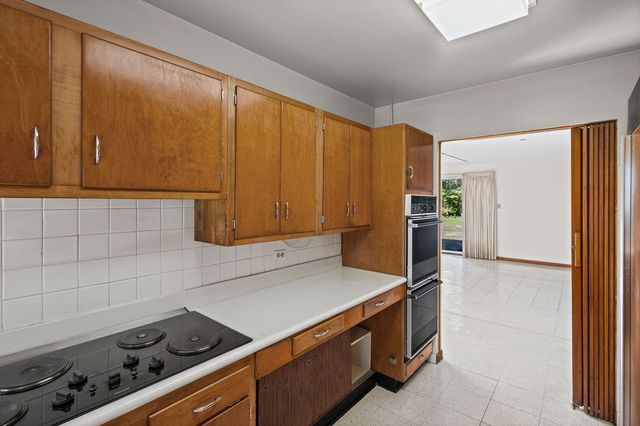 940 Ridgewood Drive, Highland Park, IL 60035