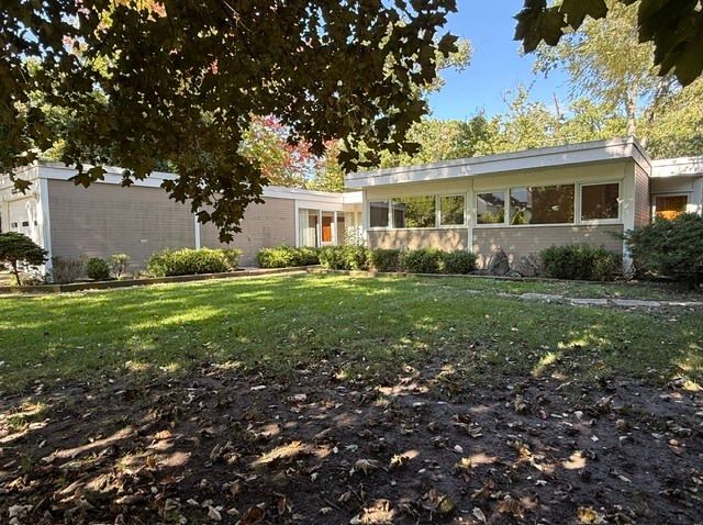 940 Ridgewood Drive, Highland Park, IL 60035