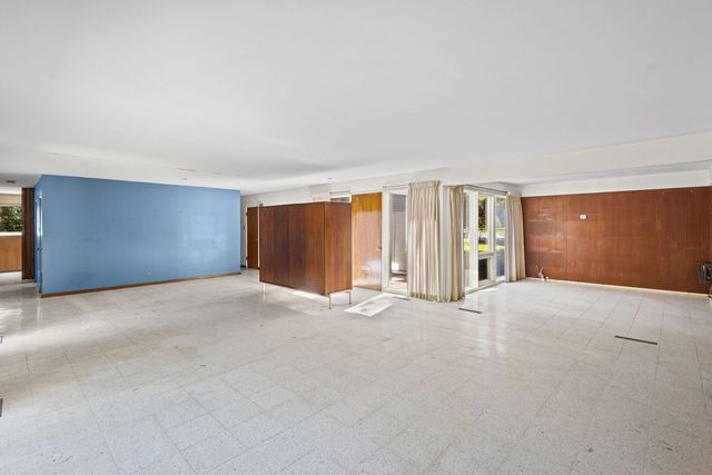 940 Ridgewood Drive, Highland Park, IL 60035
