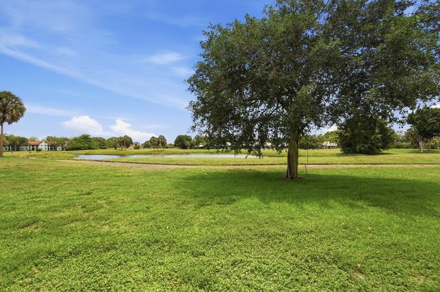 3231 Holiday Springs Boulevard 110, Margate, FL 33063