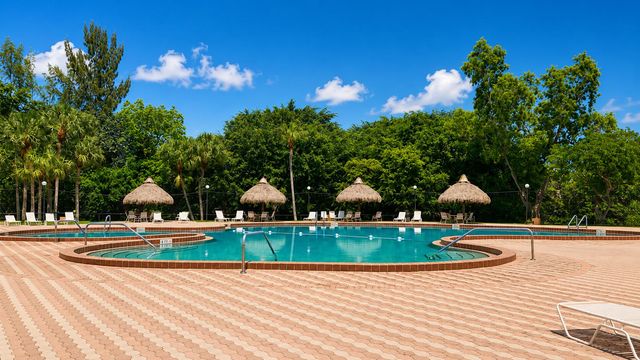 3231 Holiday Springs Boulevard 110, Margate, FL 33063
