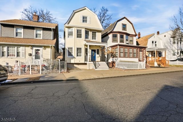 207 Brighton Ave, East Orange City, NJ 07017