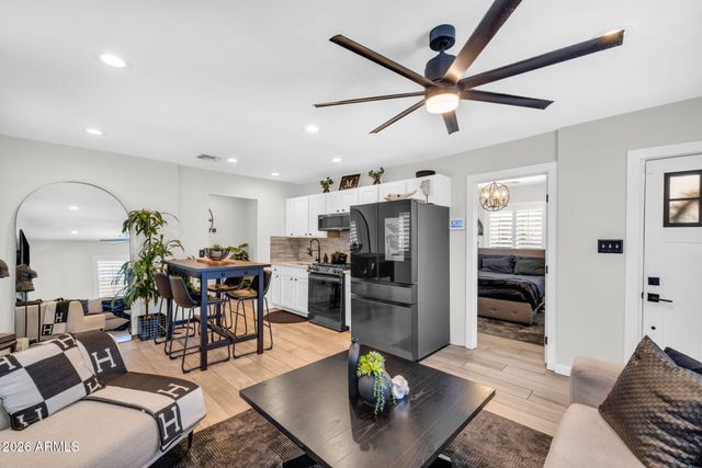 1926 W HOLLY Street, Phoenix, AZ 85009