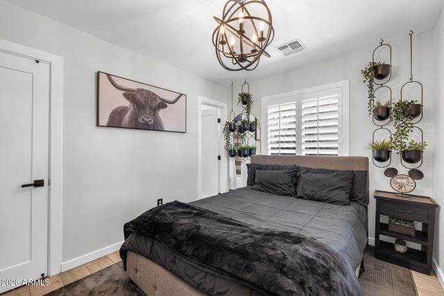 1926 W HOLLY Street, Phoenix, AZ 85009