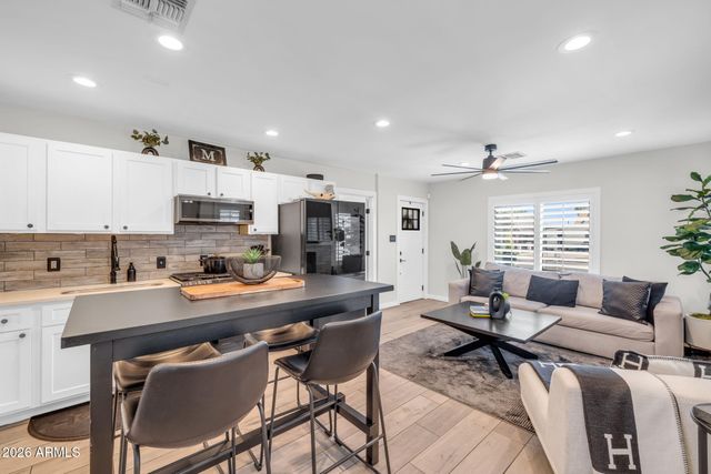 1926 W HOLLY Street, Phoenix, AZ 85009