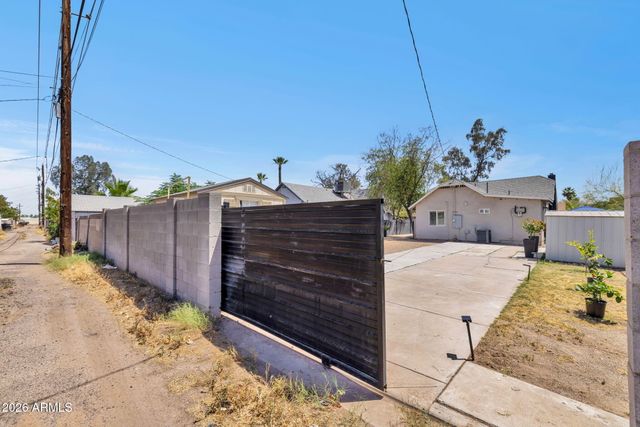 1926 W HOLLY Street, Phoenix, AZ 85009