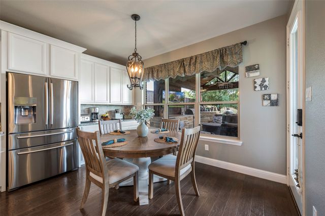 928 Bentley Drive, Roanoke, TX 76262