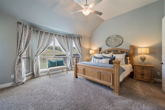 928 Bentley Drive, Roanoke, TX 76262