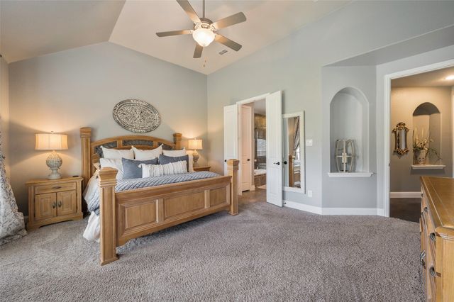 928 Bentley Drive, Roanoke, TX 76262